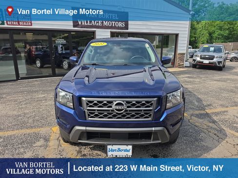 Used 2022 Nissan Frontier SV w/ Technology Package AWD/4WD image 2