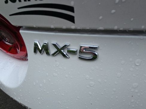 Used 2024 MAZDA MX-5 Miata Grand Touring RWD image 8