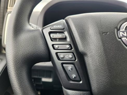 Used 2025 Nissan Frontier SV image 28