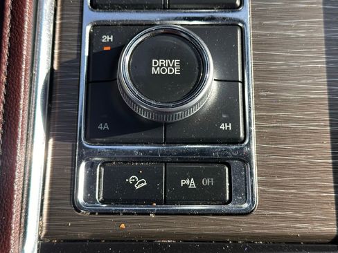 Used 2023 Ford Expedition Limited image 38