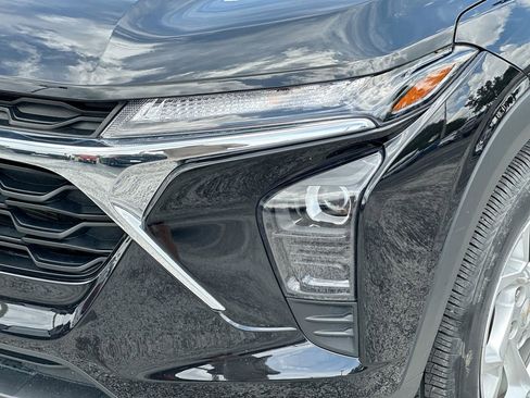 Used 2024 Chevrolet Trax LS w/ LS Convenience Package image 6