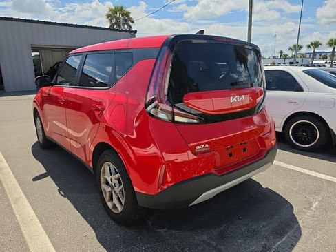 Certified 2025 Kia Soul LX w/ LX Technology Package FWD image 12