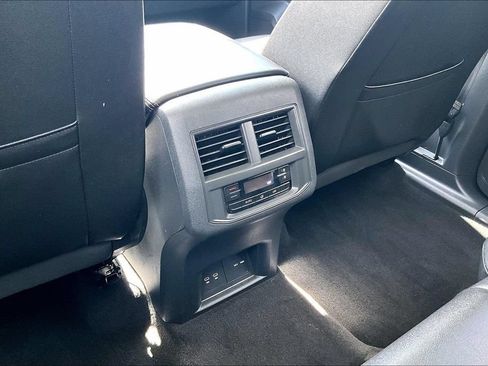 Used 2023 Volkswagen Atlas SE w/ Panoramic Sunroof Package FWD image 10