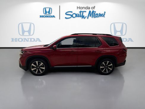 Certified 2023 Honda Pilot Touring image 4