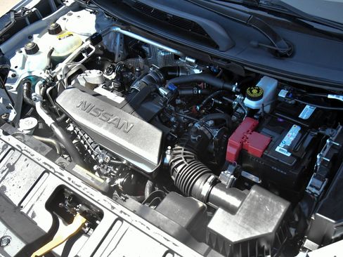 Used 2024 Nissan Rogue S FWD image 43