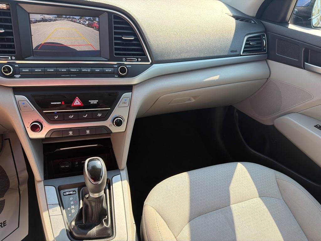 Used 2017 Hyundai Elantra SE FWD image 18