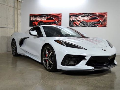 Used 2024 Chevrolet Corvette Stingray Premium Cpe w/ 3LT image 2