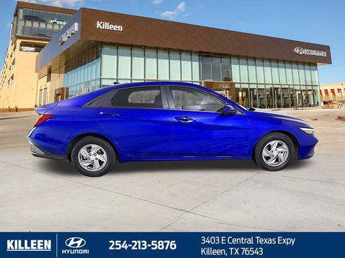 Used 2025 Hyundai Elantra SE FWD image 9