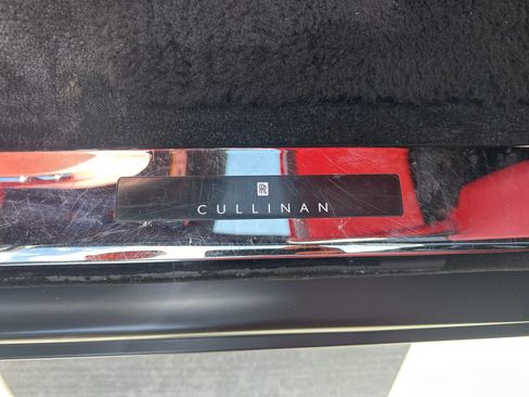 Used 2019 Rolls-Royce Cullinan AWD/4WD image 16