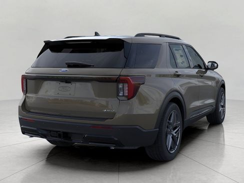 New 2026 Ford Explorer ST-Line w/ ST-Line Street Pack AWD/4WD image 8