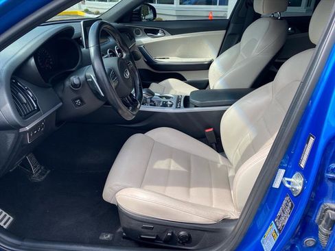 Used 2018 Kia Stinger GT2 AWD/4WD image 9