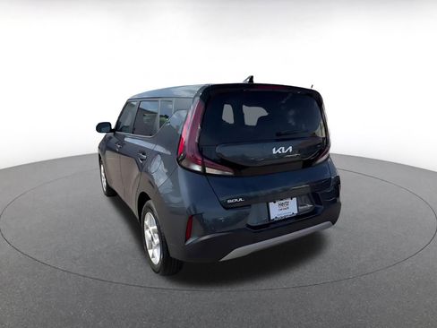 Used 2025 Kia Soul LX w/ LX Technology Package image 11