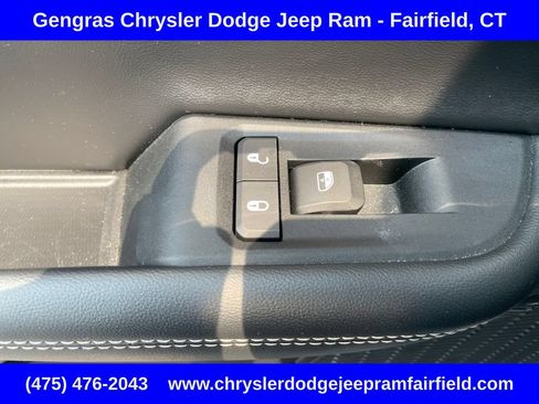 Certified 2023 Jeep Grand Cherokee Limited w/ Luxury Tech Group II AWD/4WD image 38