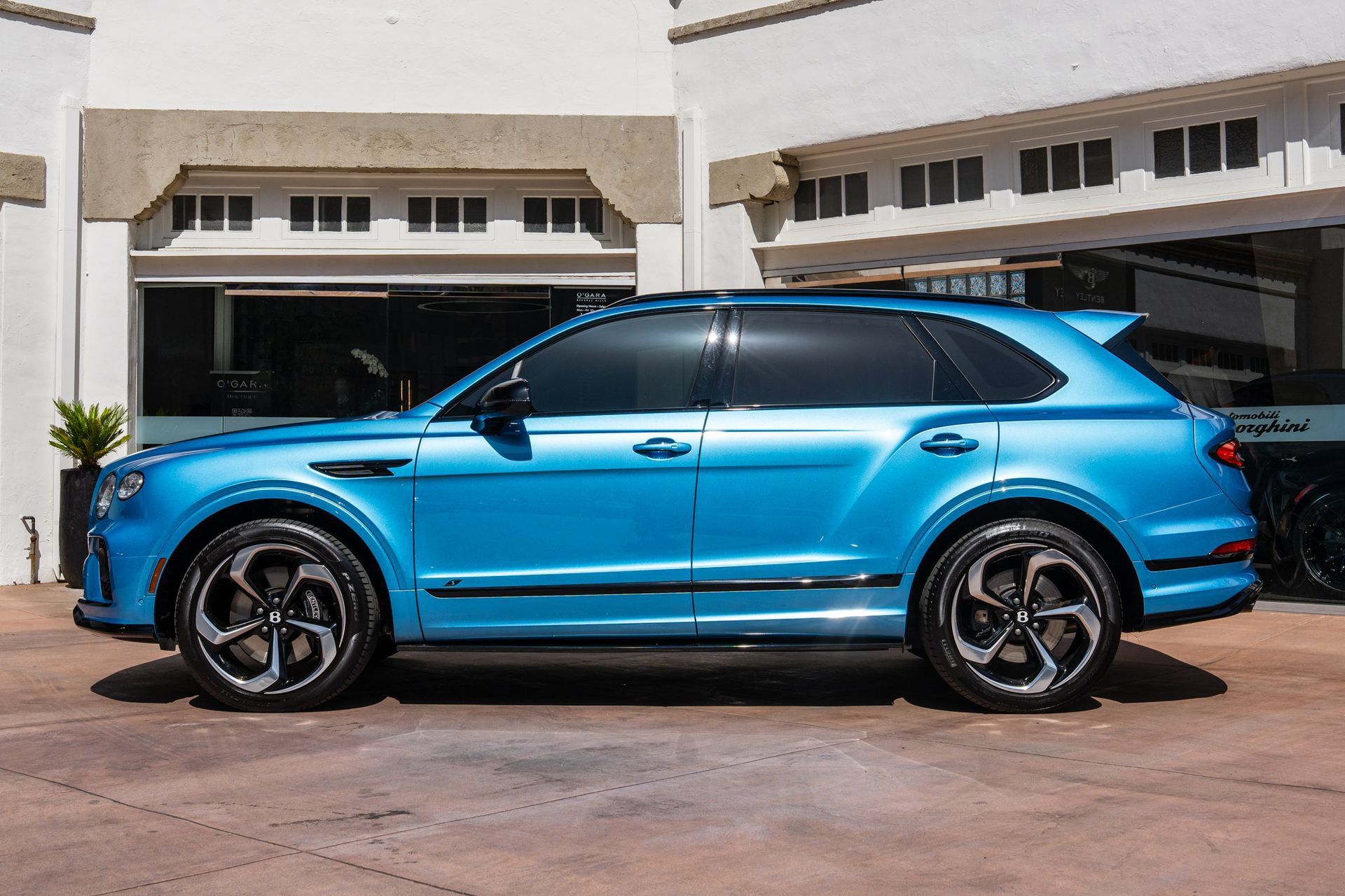 Used 2023 Bentley Bentayga AWD/4WD image 5