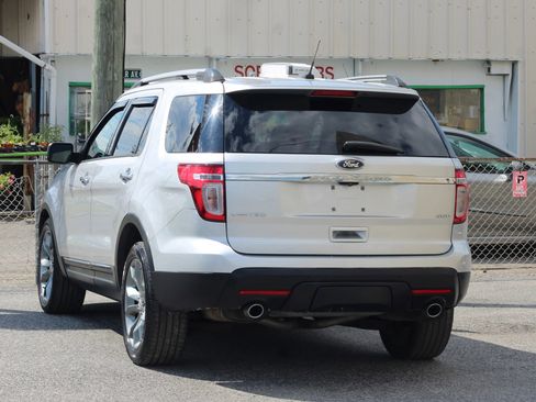 Used 2014 Ford Explorer Limited w/ Equipment Group 301A AWD/4WD image 6
