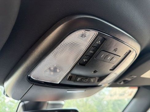 Used 2022 Dodge Durango GT image 25