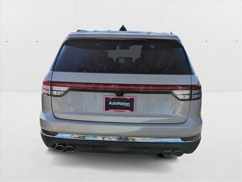 New 2025 Lincoln Aviator Reserve w/ Illumination Package image 8