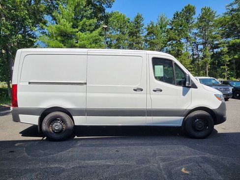 Used 2025 Mercedes-Benz Sprinter 2500 image 6
