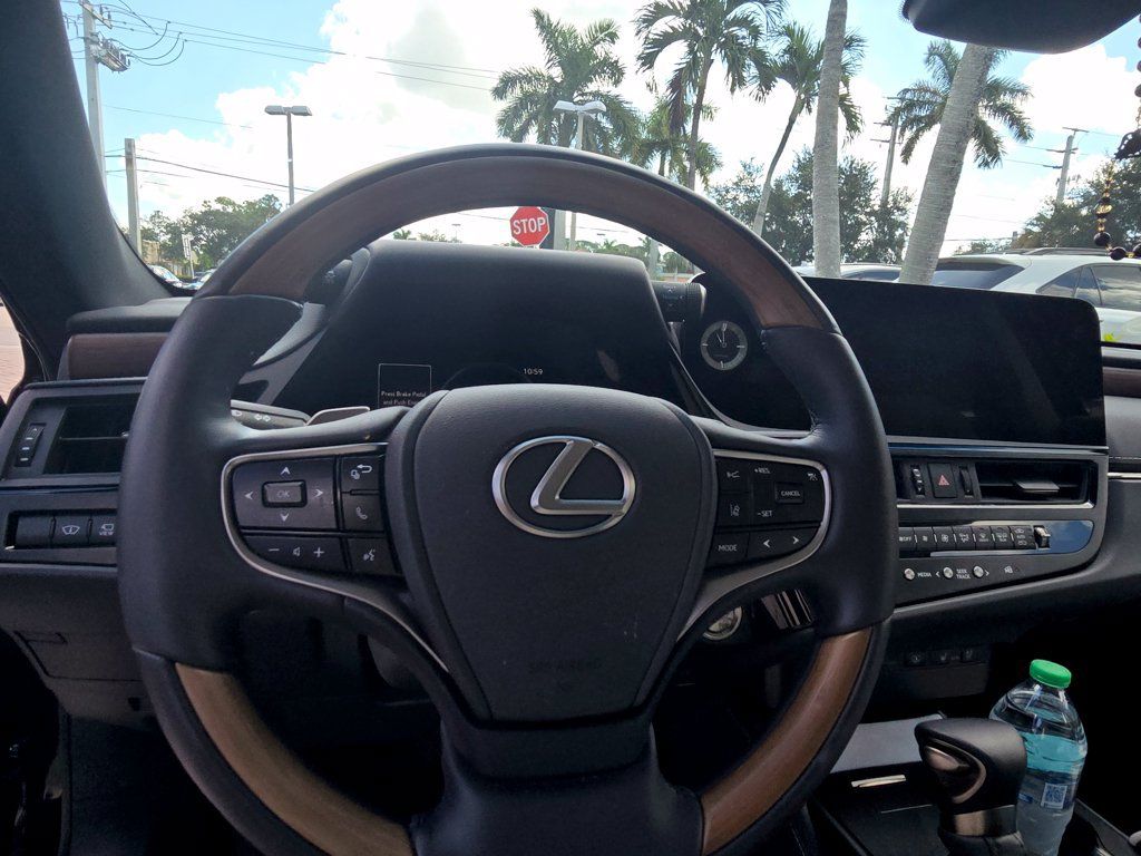 Used 2025 Lexus ES 350 Ultra Luxury w/ Accessory Package (Z2) FWD image 18