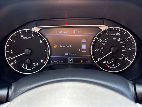 Used 2022 Nissan Altima 2.5 SR FWD image 12
