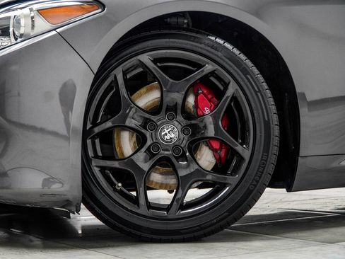 Used 2022 Alfa Romeo Giulia Ti RWD image 6