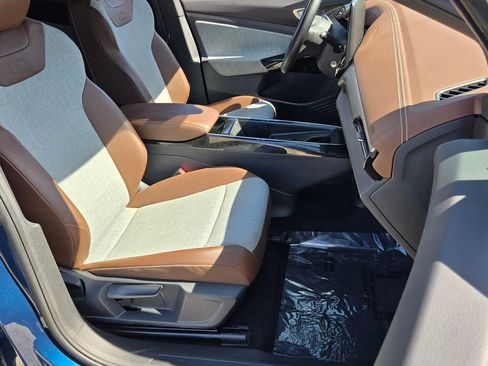 Used 2023 Volkswagen ID.4 Pro image 16