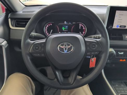 Used 2024 Toyota RAV4 LE AWD/4WD image 25