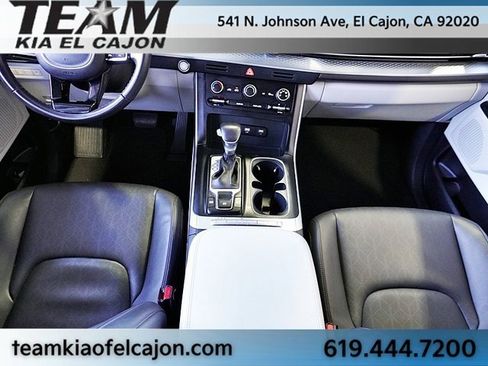 Certified 2024 Kia Carnival LX image 21