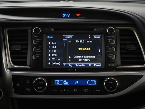 Used 2015 Toyota Highlander XLE image 15