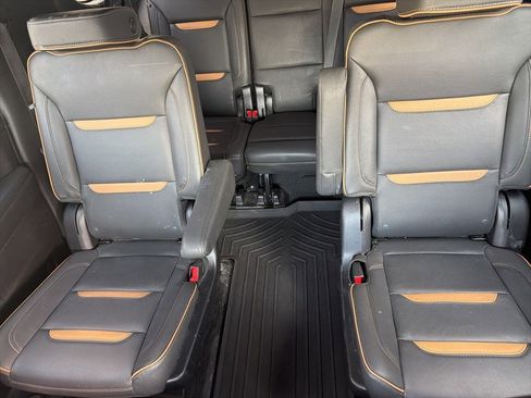 Used 2023 GMC Yukon XL AT4 image 17