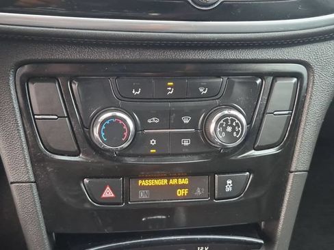 Used 2021 Buick Encore Preferred FWD image 25
