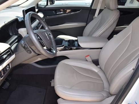 Used 2022 Lincoln Nautilus Reserve FWD image 10