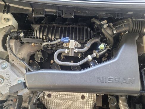 Used 2018 Nissan Rogue SV AWD/4WD image 30