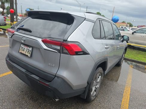 Used 2022 Toyota RAV4 XLE FWD image 4