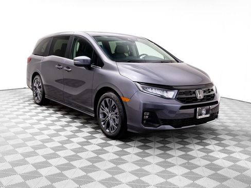 New 2026 Honda Odyssey Touring image 8