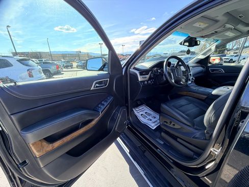 Used 2019 GMC Yukon XL Denali w/ Denali Ultimate Package AWD/4WD image 9