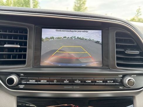 Used 2019 Hyundai Elantra SEL FWD image 17