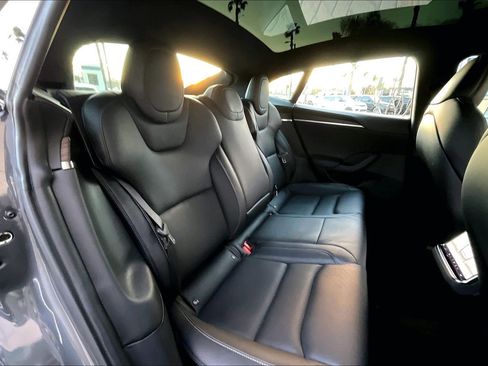 Used 2021 Tesla Model S Plaid image 27