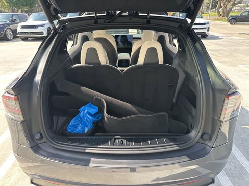Used 2023 Tesla Model X image 18
