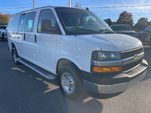 Used 2023 Chevrolet Express 2500 w/ Driver Convenience Package RWD image 7
