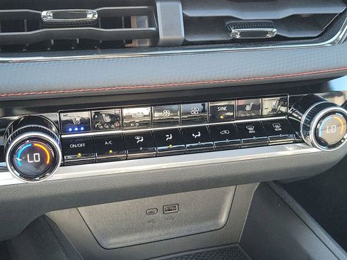 Used 2025 Chevrolet Equinox RS w/ Safety and Technology Package image 27