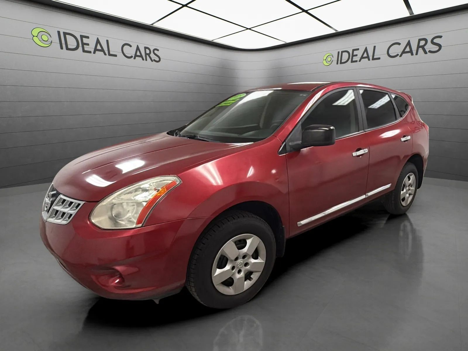 Used 2013 Nissan Rogue S FWD image 1