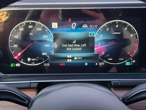 Used 2025 Mercedes-Benz GLS 580 4MATIC image 26