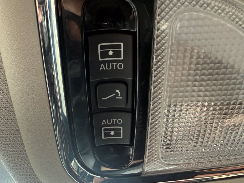 Used 2021 Jeep Cherokee Limited AWD/4WD image 31