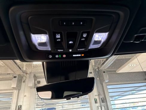 Used 2024 GMC Sierra 1500 AT4 w/ Technology Package AWD/4WD image 18