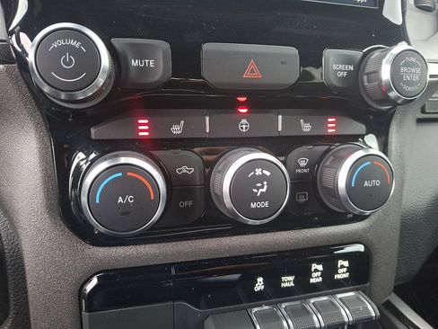 Used 2022 RAM 1500 Big Horn w/ Built-to-serve Edition AWD/4WD image 15