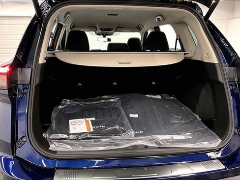 New 2026 Nissan Rogue SV FWD image 40