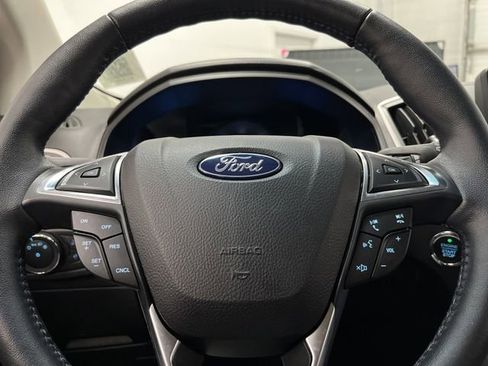 Used 2022 Ford Edge SEL w/ Convenience Package image 17