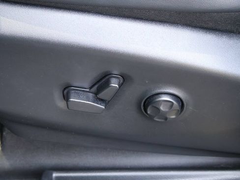 Used 2025 Chrysler Pacifica Select FWD image 33