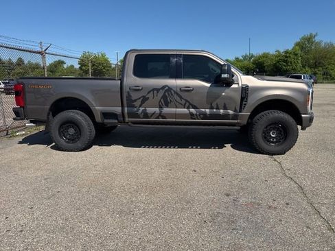 Used 2023 Ford F250 XLT w/ Tremor Off-Road Package AWD/4WD image 10
